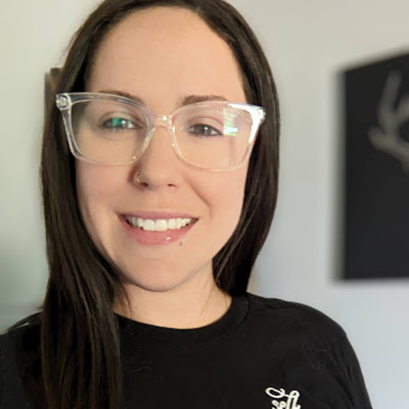 Meet your Posher, Mercedes - Picture 1 of 1